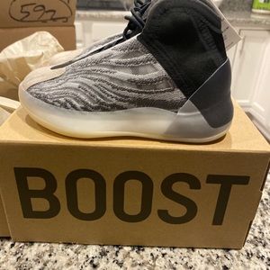Yeezy Quantum Kids “Quantum”
